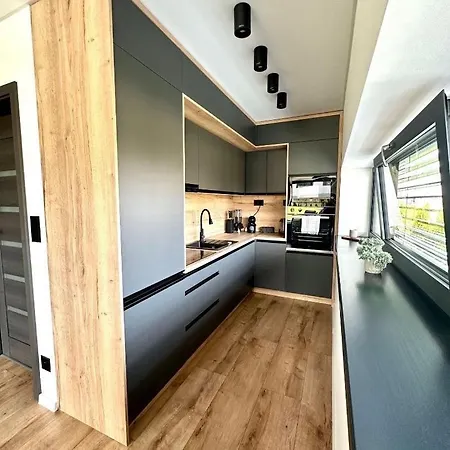 Luxury Apartment *